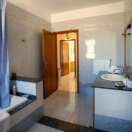 La Casa Di Nina E Toru Mazara del Vallo